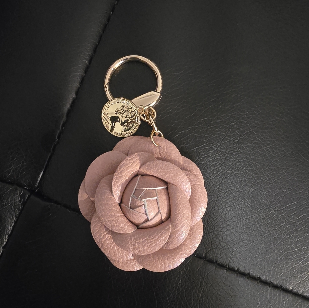 Elegant Pink Floral Keychain